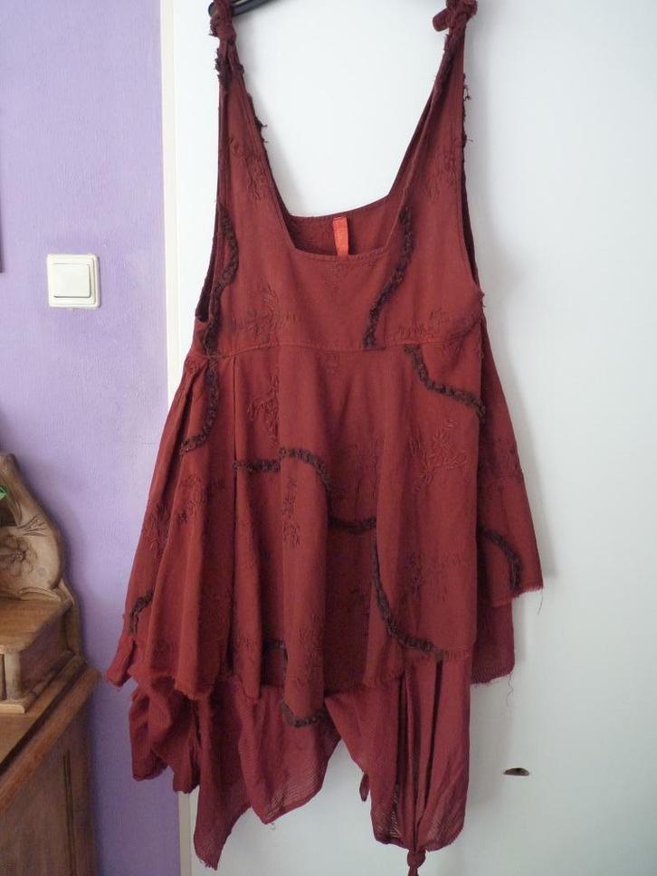 EWA I WALLA jurk mT.L, Kleding | Dames, Jurken, Zo goed als nieuw, Maat 42/44 (L), Rood, Onder de knie, Verzenden