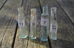 4 Kleine (olie?) flesjes bodemvondsten, Antiek en Kunst, Antiek | Glas en Kristal, Ophalen of Verzenden