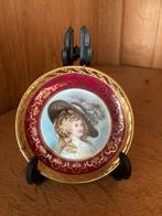 Antiek Porseleinen Bordje met Dame, Ophalen of Verzenden