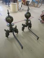 Oer 11021 antieke set van 2 bronzen sierstukken voor haard, Ophalen