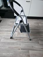 Te koop: nieuwe huishoudtrapjes, 2 treden, 2 stuks., Doe-het-zelf en Verbouw, Trap, Nieuw, Ophalen of Verzenden, Opvouwbaar of Inschuifbaar