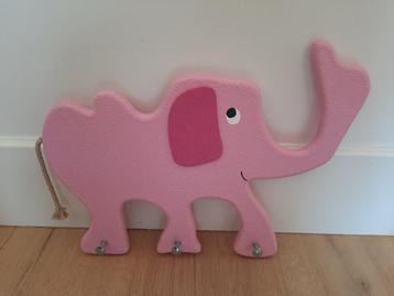 roze kapstok kind (olifant) beschikbaar voor biedingen