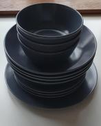 Ikea Dinera borden en kommen donkergrijs, Huis en Inrichting, Keuken | Servies, Overige materialen, Gebruikt, Ophalen of Verzenden