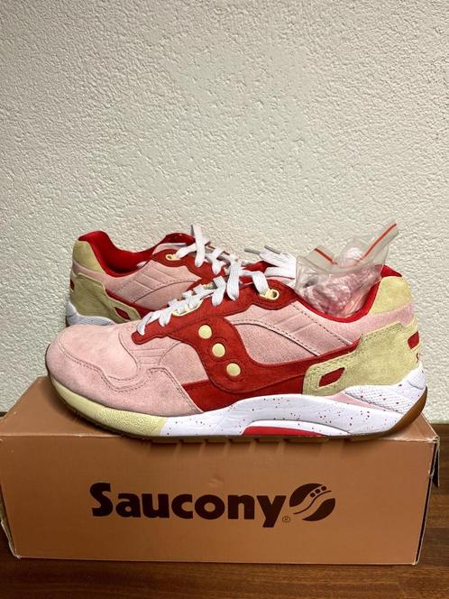 Saucony G9 Shadow 6 Scoops Pack Vanilla Strawberry maat 45.5, Kleding | Heren, Schoenen, Nieuw, Ophalen of Verzenden