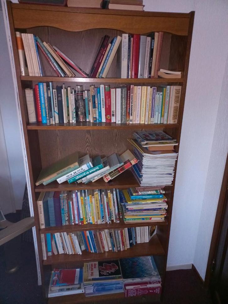 Gratis Boekenkastje met Boeken, Huis en Inrichting, Kasten | Boekenkasten, Gebruikt, 50 tot 100 cm, 150 tot 200 cm, 25 tot 50 cm