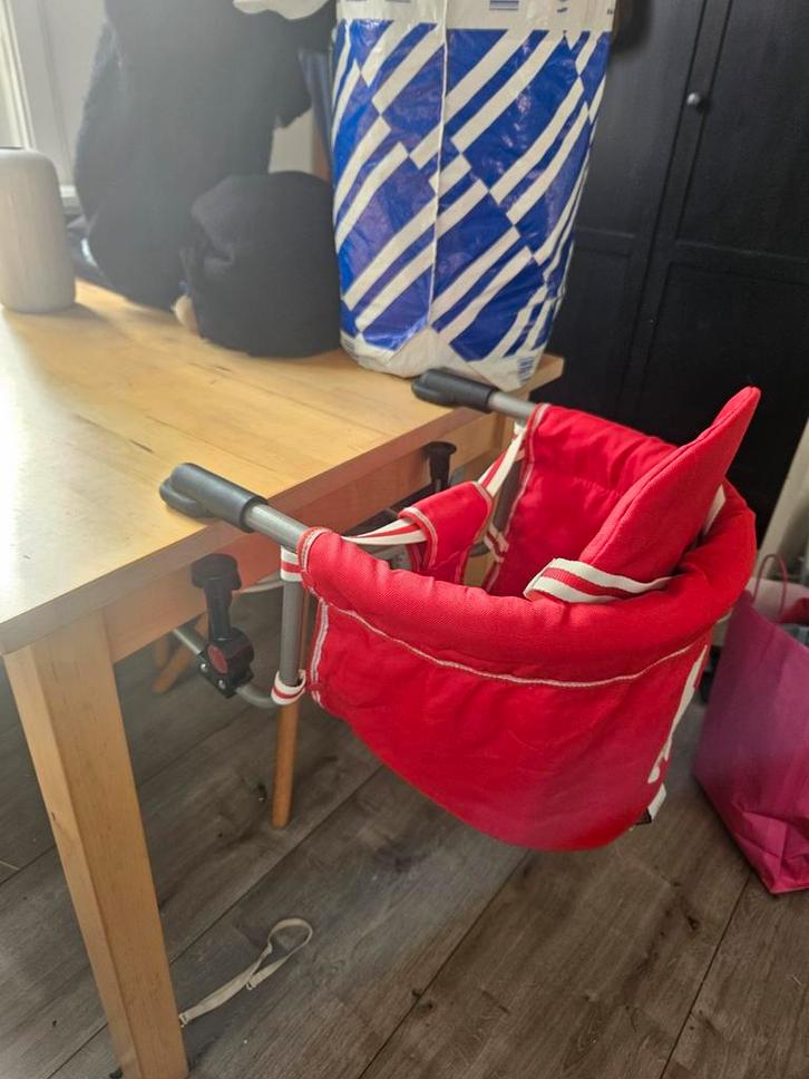Tafelhang kinder stoel Rood, Kinderen en Baby's, Kinderstoelen, Zo goed als nieuw, Ophalen of Verzenden