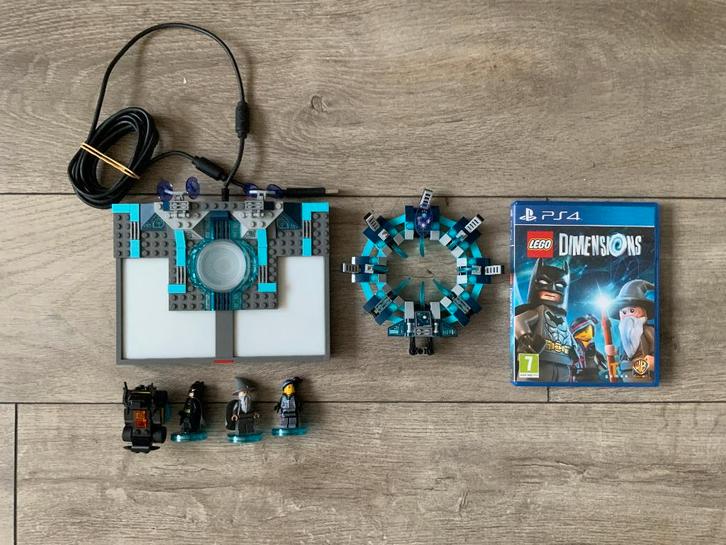Playstation 4 Lego Dimensions Spel + Portal Starterset PS4, Spelcomputers en Games, Games | Sony PlayStation 4, Zo goed als nieuw