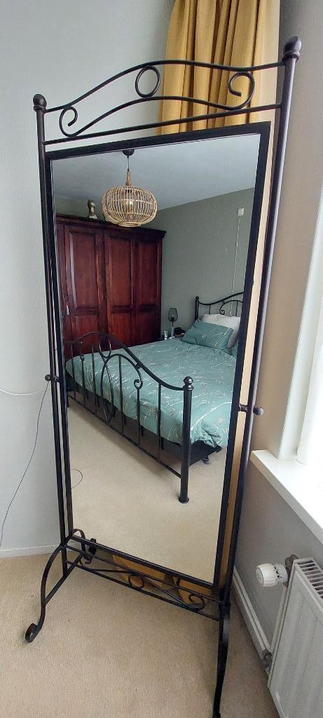 spiegel samen met metalen dressboy, Huis en Inrichting, Woonaccessoires | Spiegels, Zo goed als nieuw, 50 tot 75 cm, 150 tot 200 cm