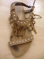 Sandalen bruin suede met studs en franjes maat 40, Kleding | Dames, Schoenen, Bruin, Zo goed als nieuw, Sandalen of Muiltjes, Ophalen of Verzenden