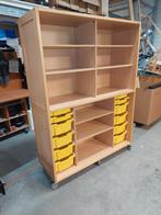 Hoge Klassehout kast / boekenkast / speelgoedkast / KDV-kast, Met plank(en), Ophalen of Verzenden, Zo goed als nieuw, Minder dan 150 cm