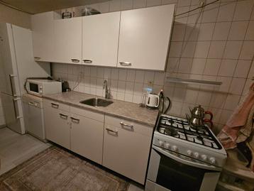 2 jaar oude keuken beschikbaar voor biedingen