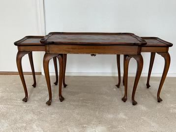 Antieke retro franse bijzettafel set (3) beschikbaar voor biedingen