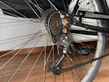 Jongensfiets voor mensen van 1m60 maat 49

Voor- achter led  beschikbaar voor biedingen