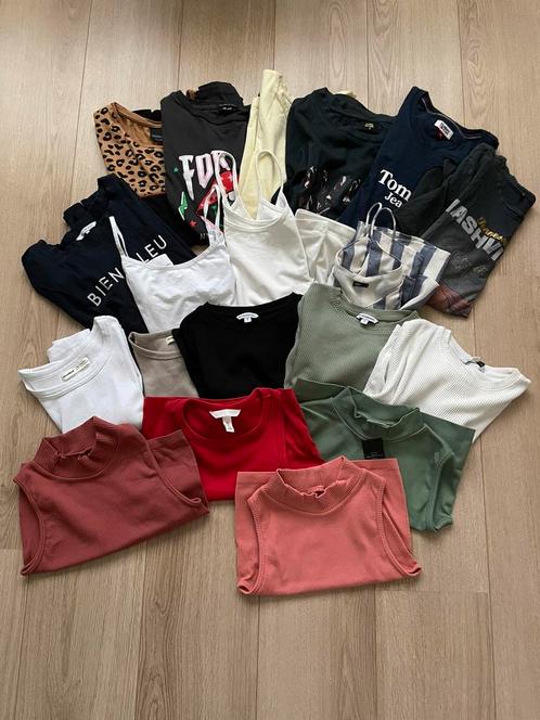Kledingoakket maat s / m 19 stuks, Kleding | Dames, Dames-kledingpakketten, Zo goed als nieuw, Maat 38/40 (M), Ophalen of Verzenden