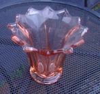 vaas in oud roze glas / puntgaaf, Ophalen of Verzenden