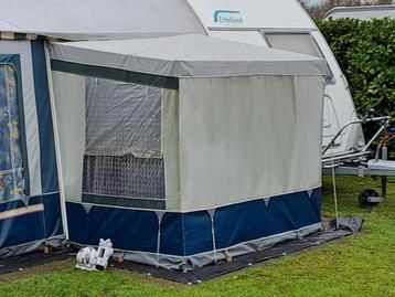 Erker ( Uitbouw) dorema. Met voortent en luifel.  beschikbaar voor biedingen