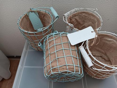 leuke nieuwe plantenmandjes van ijzer, witte en groene, Tuin en Terras, Bloempotten, Nieuw, Metaal, Binnen, Balkon, Tuin, Minder dan 40 cm