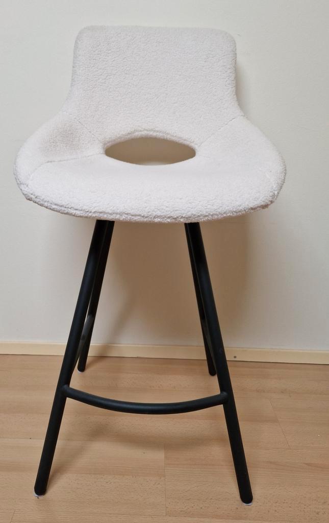 Campo Barkruk wit teddystof, Huis en Inrichting, Barkrukken, Zo goed als nieuw, 60 tot 90 cm, Metaal, 3 krukken, Met voetsteun