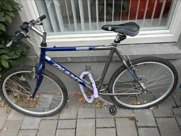 mooie mountainbike ATB frame size 21,5 inch Giant Boulder beschikbaar voor biedingen