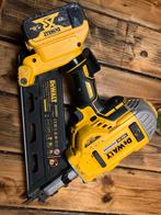 Dewalt DCN692 tacker met 2 accu's, Variabele snelheid, Overige typen, Ophalen of Verzenden, Zo goed als nieuw