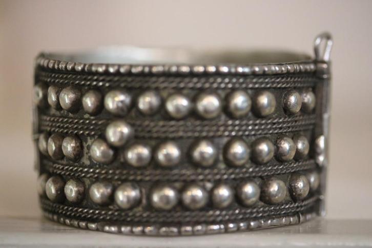 Antieke etnische armband Turkmenistan zilver zilveren, Sieraden, Tassen en Uiterlijk, Antieke sieraden, Armband, Zilver, Ophalen of Verzenden