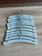 12 houten kinder baby kledinghangers, Ophalen of Verzenden, Zo goed als nieuw