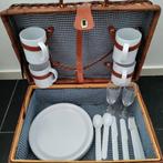 PICKNICKMAND,4 personen,bestek,beker,Brocante,Riet,glas,WIT, Ophalen of Verzenden, Gebruikt