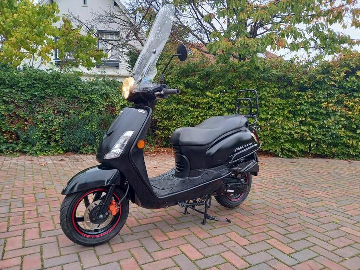 BOMVOLLE Sym Fiddle 2, Fietsen en Brommers, Scooters | SYM, Zo goed als nieuw, Fiddle, Maximaal 25 km/u, Benzine, Ophalen