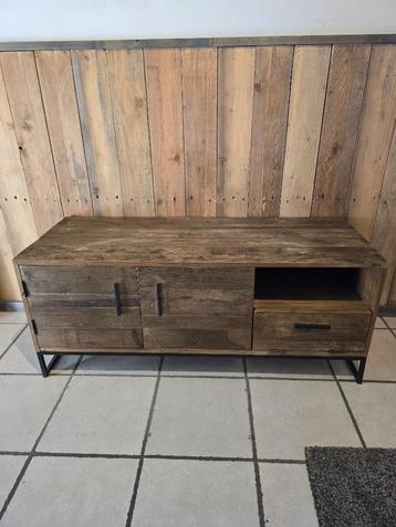 Massief houten tv-meubel 120cm met metalen onderstel beschikbaar voor biedingen
