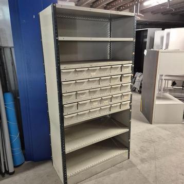 superdegelijke stalen kast met laden voor garage werkplaats  beschikbaar voor biedingen