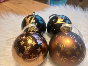 Kerstballen Calvin Klein Prada Gucci Dior Chanel kerst🎄🎄🎄 beschikbaar voor biedingen
