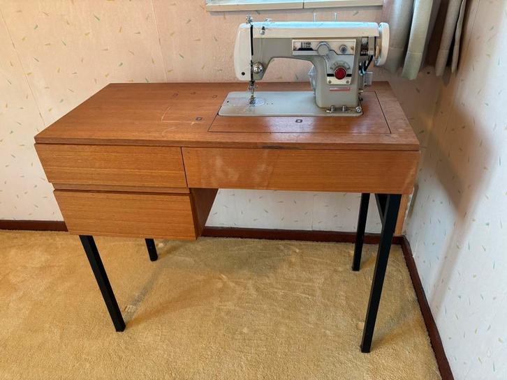 PMC naaimachine met naaitafel, Huis en Inrichting, Tafels | Kaptafels, Zo goed als nieuw, Minder dan 100 cm, 50 tot 100 cm, Ophalen