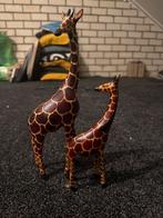 Twee houten giraffen beeldjes, Ophalen of Verzenden, Zo goed als nieuw, Hout, Dierenbeeld