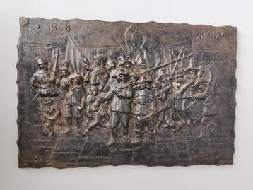 De nachtwacht metaal gietijzeren plaquette Rembrandt v Rijn  beschikbaar voor biedingen