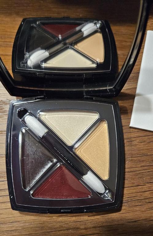 CHANEL Eye Gloss Luminous Cream Quadra, Sieraden, Tassen en Uiterlijk, Uiterlijk | Cosmetica en Make-up, Nieuw, Make-up, Ogen