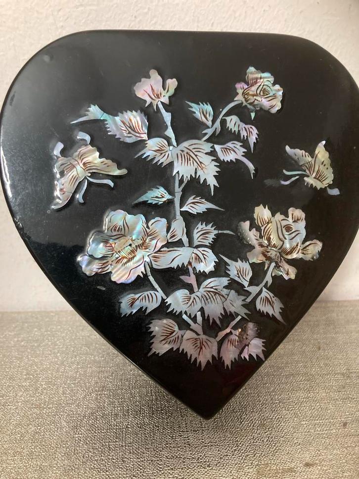 Zwarte lak sieradendoos met parelmoer, Antiek en Kunst, Antiek | Woonaccessoires, Ophalen of Verzenden