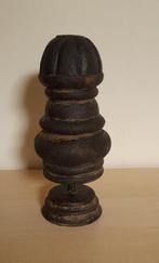 Pinakel hout op voet z.g.a.n, Ophalen of Verzenden, Zo goed als nieuw