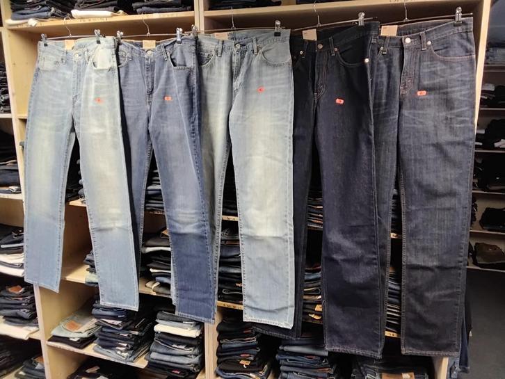 Levi broeken 751, L36, Kleding | Heren, Spijkerbroeken en Jeans, Nieuw, Overige jeansmaten, Overige kleuren, Ophalen of Verzenden