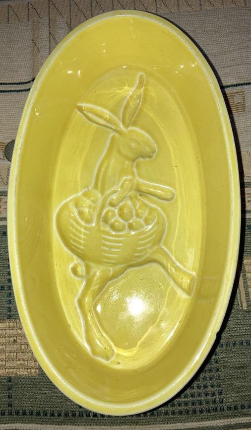 Oude Gele Puddingvorm Haas met mand Eieren, Antiek en Kunst, Curiosa en Brocante, Verzenden