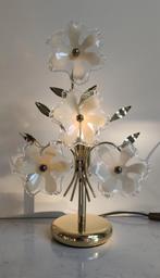 Italiaanse Vintage Retro Hollywood Regency bloemen lamp, Huis en Inrichting, Lampen | Tafellampen, Ophalen, Gebruikt, Metaal, Minder dan 50 cm