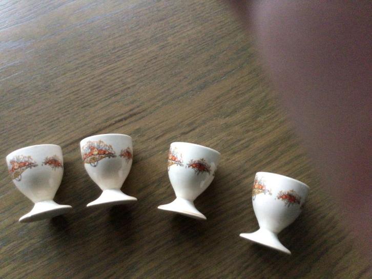 4 Antieke Eierdopjes - Onbeschadigd, Huis en Inrichting, Keuken | Keukenbenodigdheden, Zo goed als nieuw, Ophalen