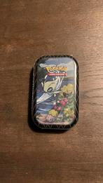 Shining Fates Celebi Mini Tin, Hobby en Vrije tijd, Verzamelkaartspellen | Pokémon, Ophalen of Verzenden, Nieuw, Overige typen
