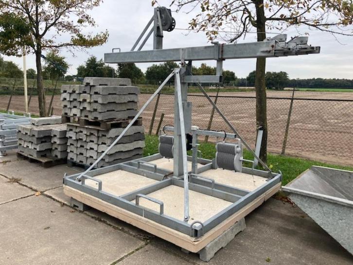 Lichtmast / bouwlamp LED / HQI 3 tot 10,5 meter telescopisch, Doe-het-zelf en Verbouw, Ladders en Trappen, Gebruikt, 4 meter of meer