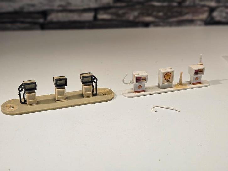 Benzinepomp HO spoor trein 1:87, Hobby en Vrije tijd, Modeltreinen | H0, Gebruikt, Brug, Tunnel of Gebouw, Gelijkstroom of Wisselstroom