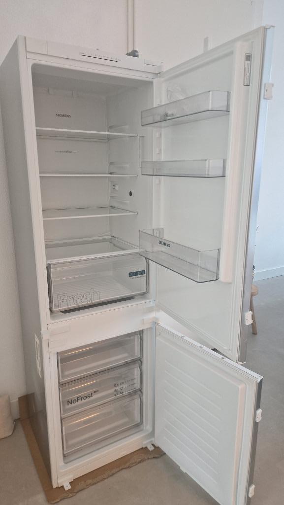 Siemens iQ100 KI86NNSF0 inbouw koelvries, Witgoed en Apparatuur, Koelkasten en IJskasten, Zo goed als nieuw, Met vriesvak, 200 liter of meer