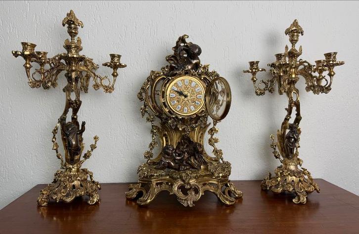 Frans bronzen klokkenstel met kandelaars, Antiek en Kunst, Antiek | Klokken, Ophalen