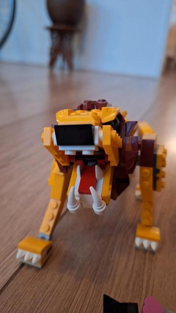 LEGO Creator 31112 Wilde Leeuw 3-in-1 met boekje beschikbaar voor biedingen