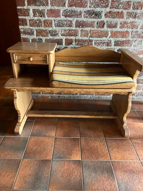 Antiek houten meubel – prachtige blikvanger met karakter, Antiek en Kunst, Antiek | Meubels | Tafels, Ophalen of Verzenden