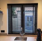 Zwart Houten jaloezieën 93x160 cm (op maat gemaakt), Huis en Inrichting, Stoffering | Gordijnen en Lamellen, Ophalen, Zo goed als nieuw