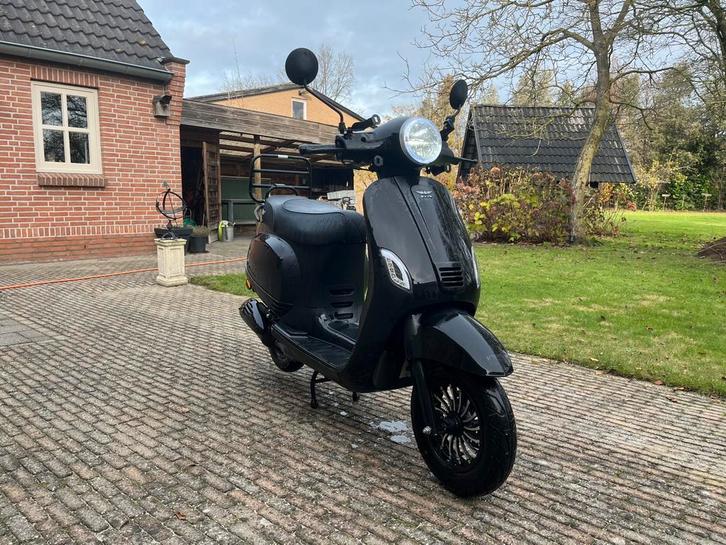 Scooter, Fietsen en Brommers, Scooters | Overige merken, Gebruikt, Maximaal 45 km/u, Benzine, Ophalen